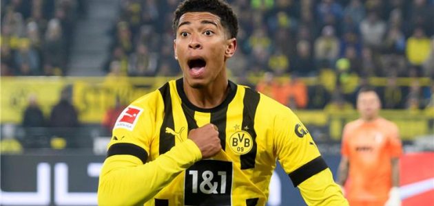 ديلي ميل: مانشستر يونايتد يقتحم السباق على بيلينجهام بعد انسحاب ليفربول